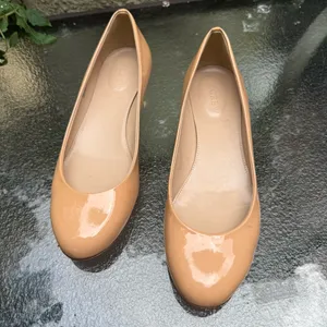 J. Crew Italy Women 8.5 Beige Patent Leather Gold Heel Metallic Flats Mary Jane thumbnail 3