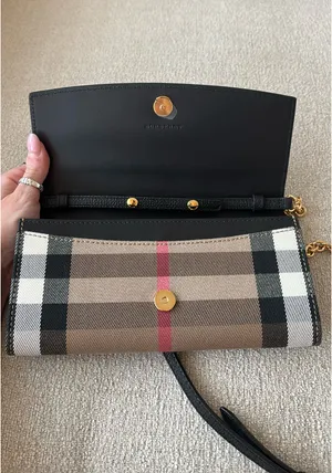NWT Burberry Henley Leather Crossbody Purse thumbnail 3
