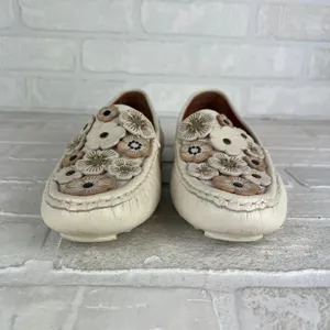 COACH Tea Rose Crosby Loafer Driver Flats Womens 8 Chalk Leather Floral Applique thumbnail 8