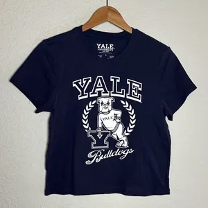 Yale University Navy Blue T-Shirt Handsome Dan Bulldogs Embroidered Crop College thumbnail 1