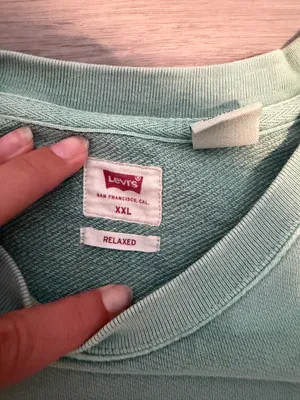 Levi’s Crewneck thumbnail 3