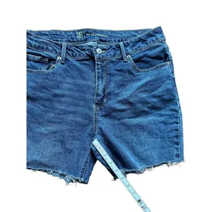 No Boundaries womens‎ or juniors 5” inseam distressed denim shorts sz 17 thumbnail 5
