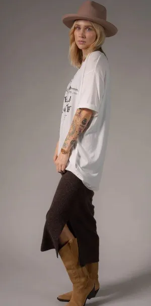 The Laundry Room Tee thumbnail 4