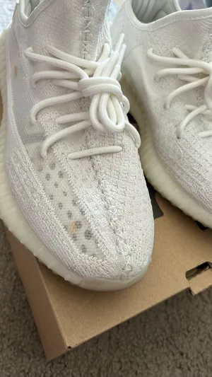 Yeezy 350 V2 thumbnail 7