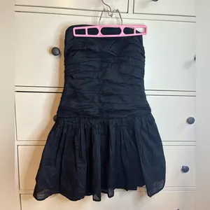 Abercrombie drop waist strapless mini dress Black Size Small thumbnail 2