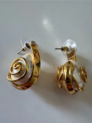 Lele Sadoughi Snail Hoop Earring in Pearl thumbnail 2