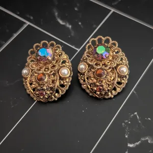Vintage Clip On Earrings Stunning & Elegant Brassy Tone/Dark Gold Tone thumbnail 2