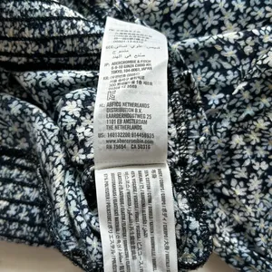 Abercrombie & Fitch - Blue Floral Crop Top thumbnail 4