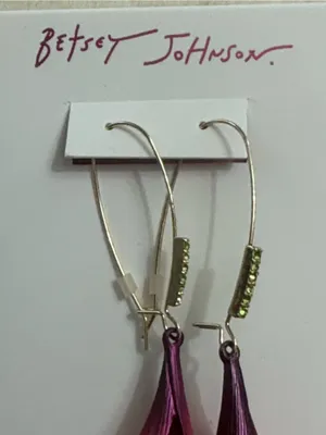 BETSEY JOHNSON CALLA LILY Green and Red Enamel Twist Earrings with Gold Accent thumbnail 3