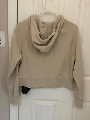 Universal Thread Cropped Pullover Hoodie in Beige thumbnail 5