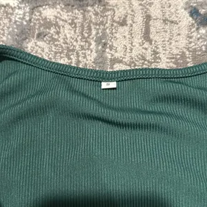 Women’s dress with cut out - Green - Small thumbnail 4