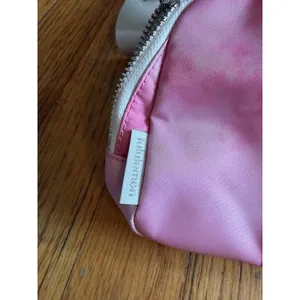 Lululemon Everywhere Belt Bag O/S Pink Tie Dye Nylon Crossbody Fanny Pack Zip thumbnail 3