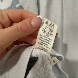 MADHAPPY Light Blue Crewneck Lightweight Sweater XS thumbnail 5