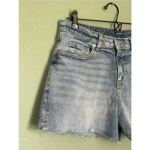 Wild Fable Mid Rise Midi Short Jean Denim Raw Hem Cut Frayed Size 8 R Blue thumbnail 3