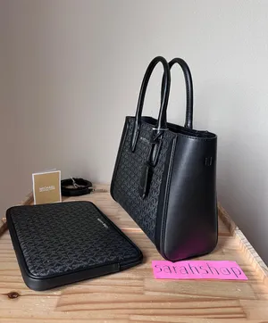 Michael Kors Purse And IPad Case thumbnail 5