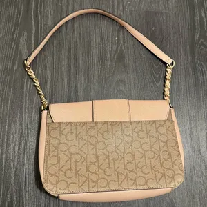 Calvin Klein Vintage Pink Leather Shoulder Purse Handbag w Metal Detail Strap thumbnail 8