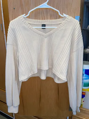 SheIn - Beige V-neck Drop Shoulder Rib-knit Crop Tee thumbnail 3
