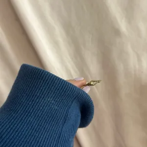 Elegant Gold Ring thumbnail 2