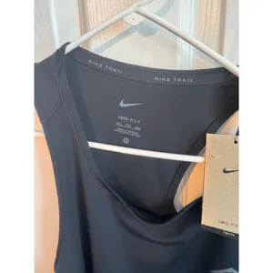 Nike Tank Trail Dri-FIT Black Top Women's XXL Tight Fit Running Training NWT thumbnail 4