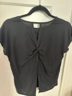 Black  Workout top thumbnail 2