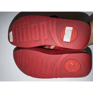 Fitflop‎ Sandals Deco Cha Cha Red Beaded Toe Thong Wedge T Strap Sandal Size 7 Z thumbnail 3