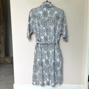 Katie Kimes Shirt Dress Med Belted Button Up Blk White Mums Floral Burst Retro thumbnail 3