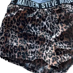 Steve Madden Women's Shorts Cheetah Print sz Small Pjs Comfy Daily Shorts thumbnail 2