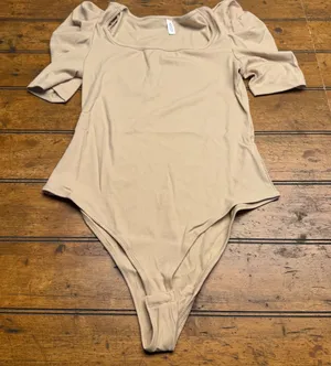MISSUFE Ribbed Square‎ Neck Puff Sleeve Bodysuit Tan S thumbnail 1