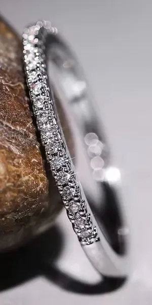 Elegant .925 Sterling Silver Crystal Band Size 7 thumbnail 1