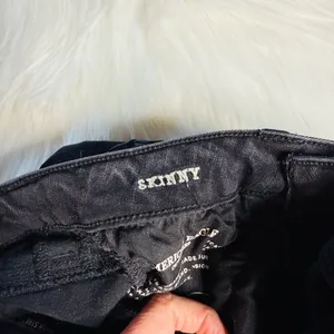 American Eagle Washed Black Mid Rise Skinny Jeans thumbnail 5