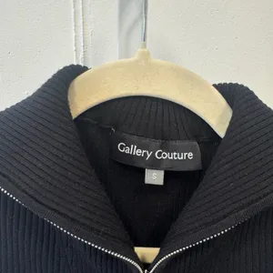 Gallery Couture Women's‎ Black Ribbed Quarter Zip Sleeveless Knit Top Size Small thumbnail 5