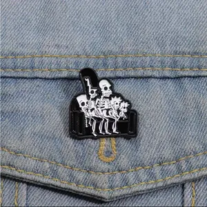 Skull Style Anime Character‎ Metal Enamel Skull Pin Halloween Clothing Lapel thumbnail 4
