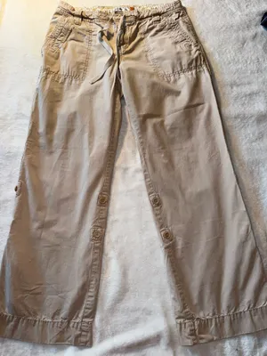 Old navy beige capri pants size 8 thumbnail 1