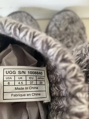 UGG Australia Isla Cable Knot Grey Bootie Sweater Boots Women’s Sz 6 thumbnail 4