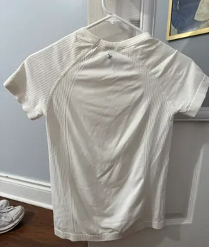 Old Navy Fitted Seamless T-Shirt thumbnail 2