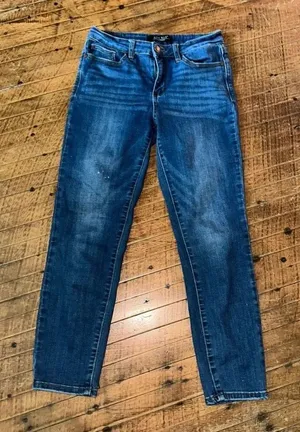 Judy Blue dark wash distressed 28 relaxed boutique jeans thumbnail 1