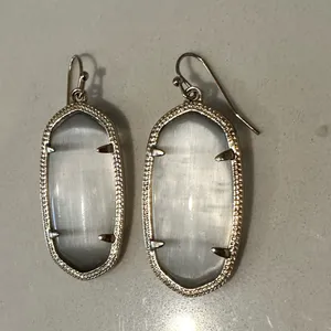 Kendra Scott Elle Slate Cat’s Eye Drop Earrings in Gold Frame thumbnail 6