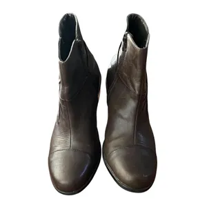 Clarks Boots Womens Size 8.5N Brown Leather Ankle Zip Booties Cap Toe 80834 thumbnail 3