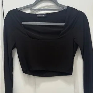 Pretty little thing long sleeve cropped top thumbnail 1
