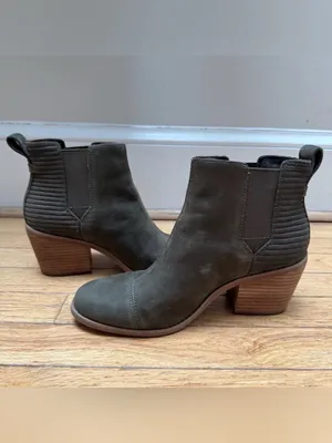 Toms Olive Green Suede Ankle Booties with Stacked Heel, size 8.5 thumbnail 4