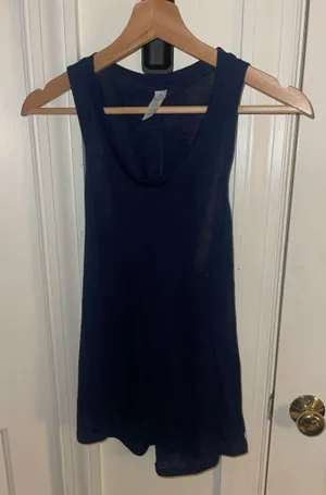 Workout tank w/cute twisted back thumbnail 1