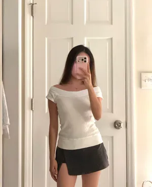 Brandy Melville Off-The-Shoulder Top thumbnail 3