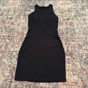 Lululemon Slim-Fit Above-Knee Dress Black Size 2 Womens LBD Athleisure‎ Y2K thumbnail 2