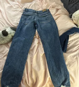 American Eagle Jeans Mom Ripped High-Rise thumbnail 4