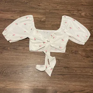 Strawberry Printed 5/8 Sleeve Waist Tie Crop Top White Pink Large thumbnail 10