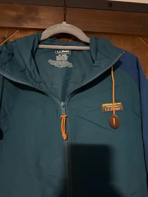 L.L. Bean waterproof pullover  thumbnail 2