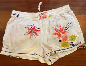 Gap Body Women's White Floral Drawstring Cotton Shorts Sz M thumbnail 1
