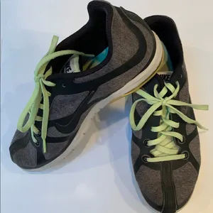 Nike Air Max S2S gray knit upper training shoe black trim and green laces Size 8 thumbnail 2