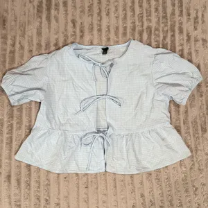 Wild Fable Blue Gingham Tie Front Peplum Puff Sleeve Top Womens Medium thumbnail 2