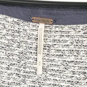 Free People‎ Grey V Neck Knit Sweatshirt Size Medium thumbnail 3